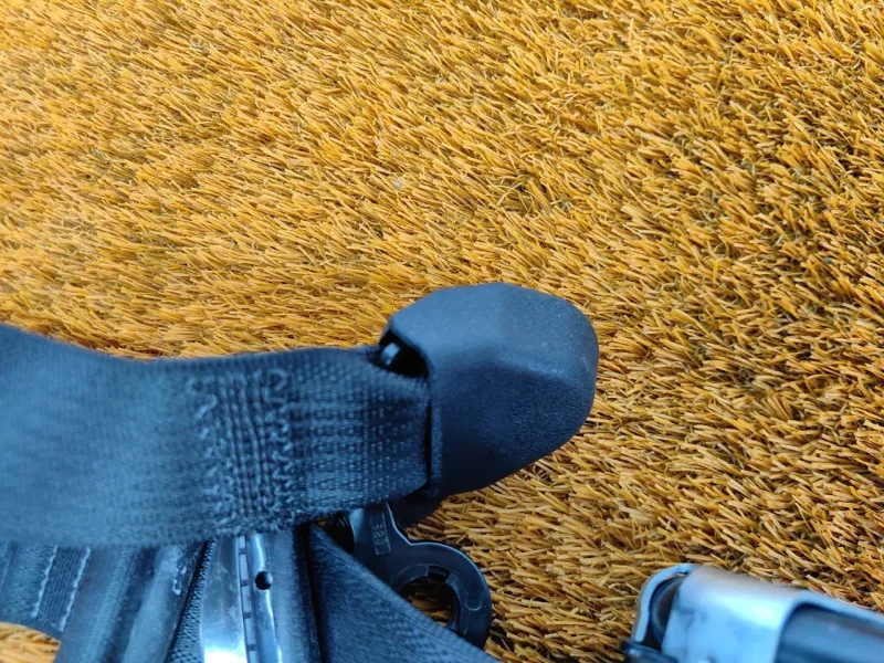 Ремень безопасности