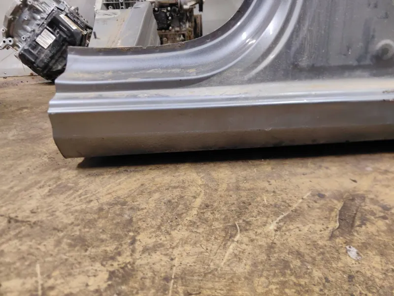 Порог с центральной стойкой