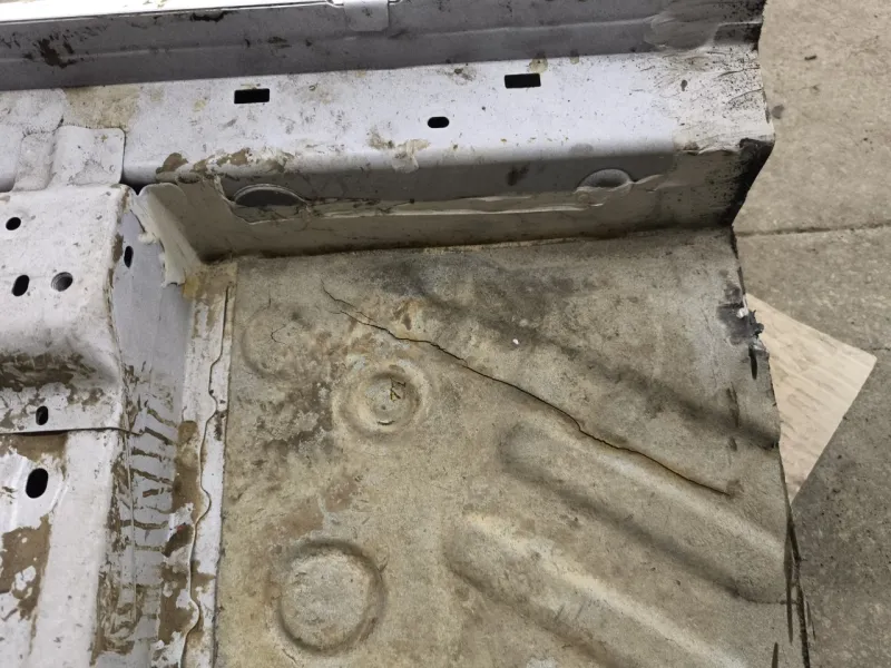 Порог с центральной стойкой