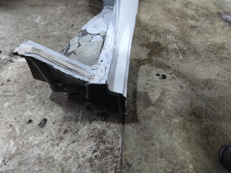 Порог с центральной стойкой