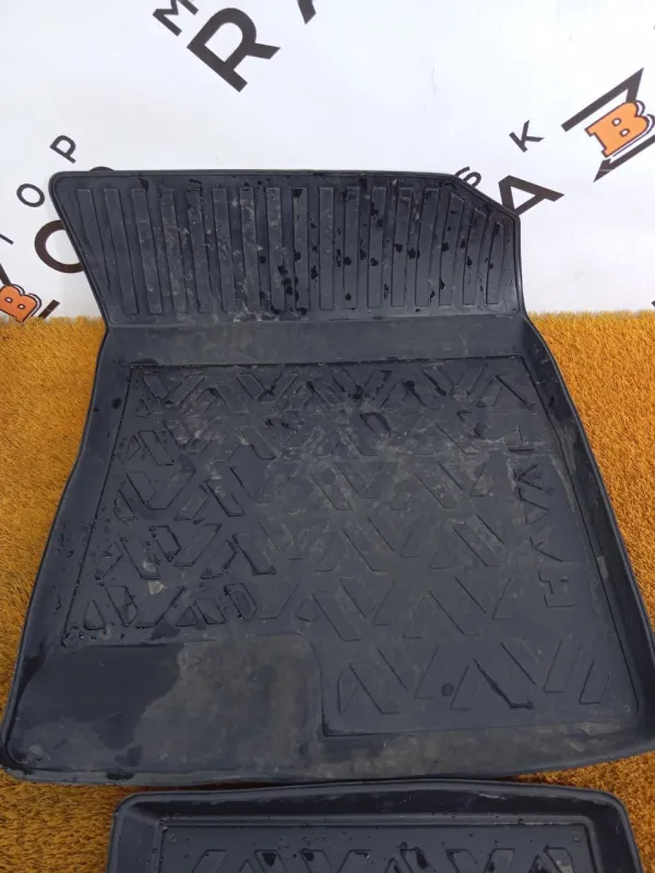 Коврик салона