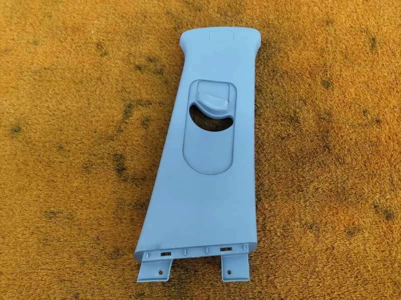 Обшивка центральной стойки