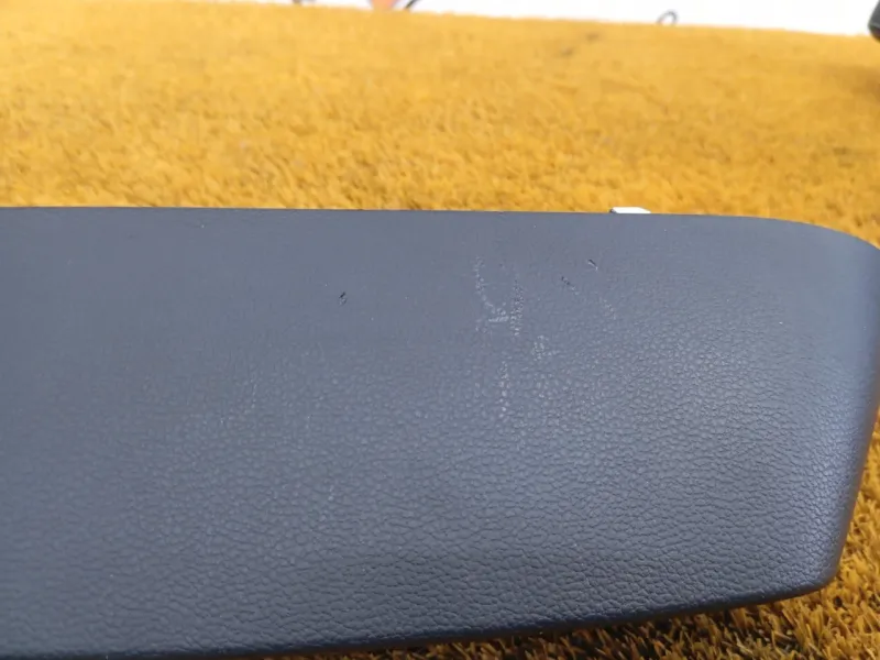 Декоративная накладка торпедо под дефлектор