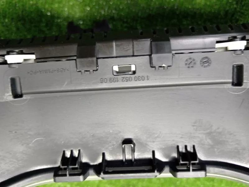 Панель приборов