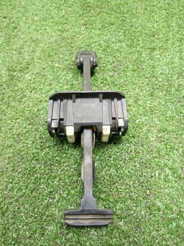 Ограничитель двери