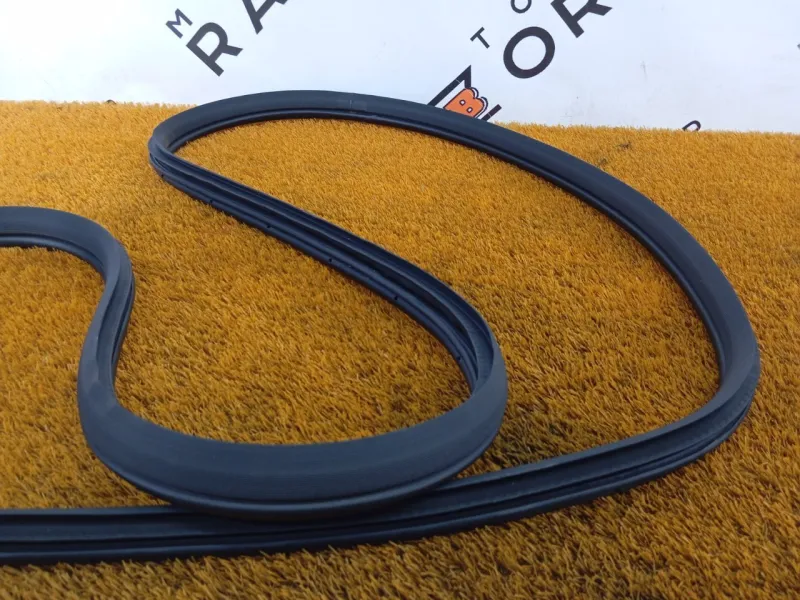 Уплотнитель проема двери