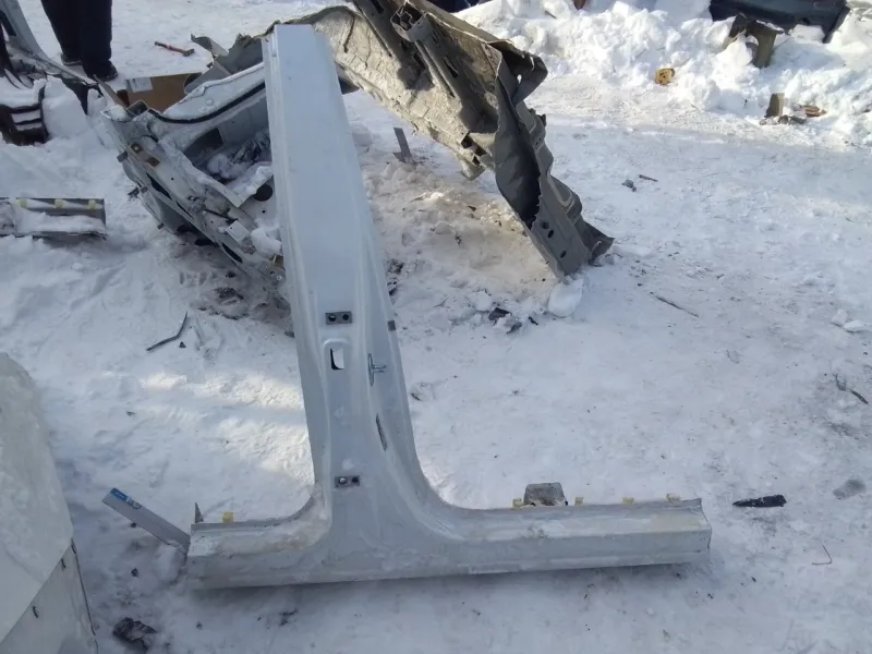 Порог с центральной стойкой