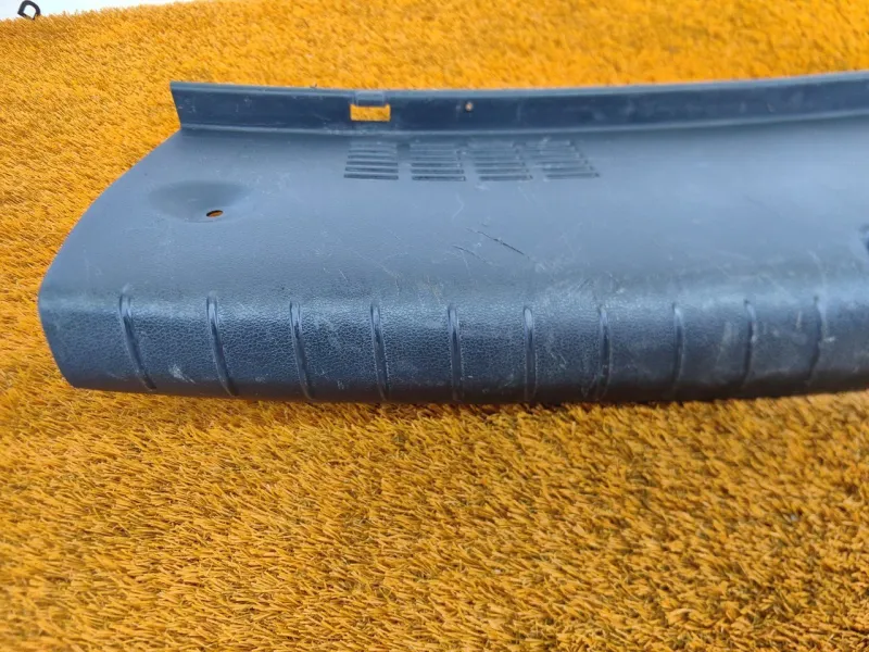 Накладка замка багажника