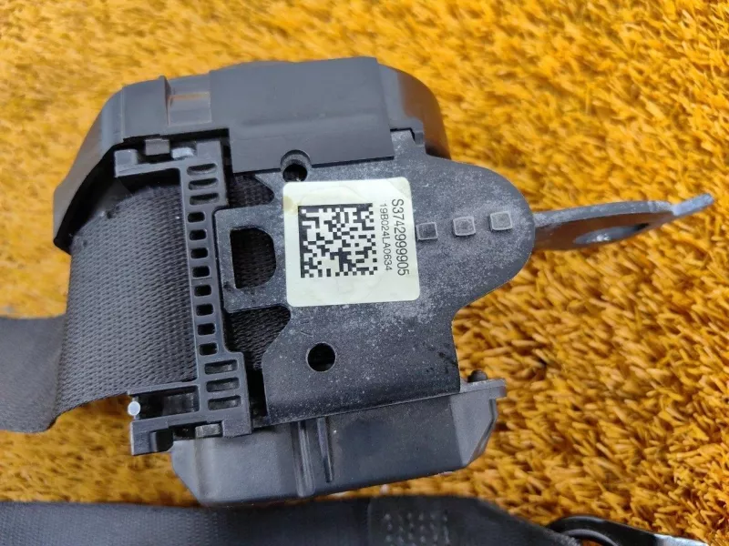 Ремень безопасности