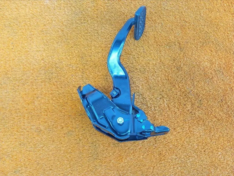 Педаль тормоза