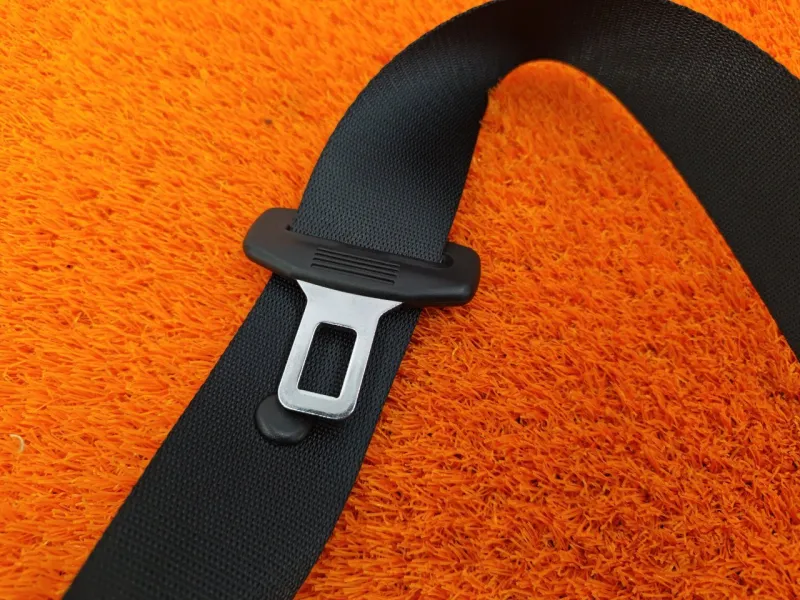 Ремень безопасности