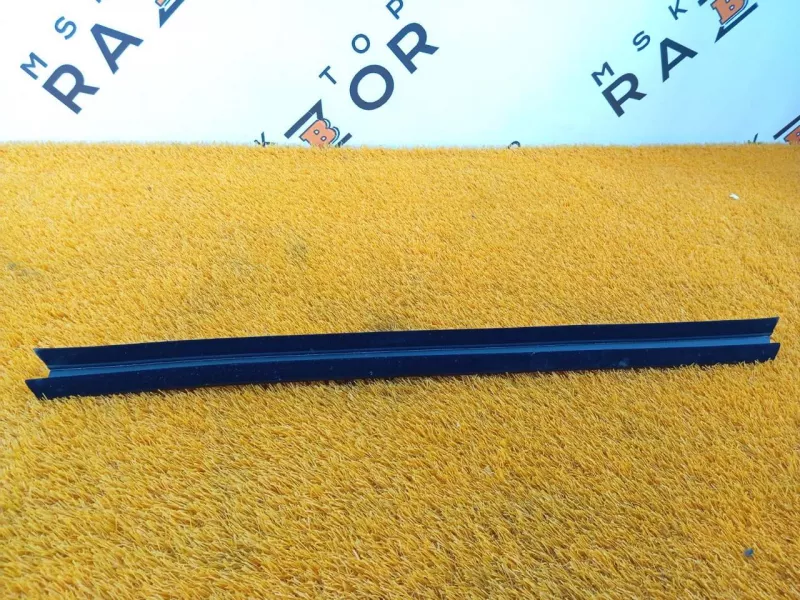 Уплотнитель стекла двери