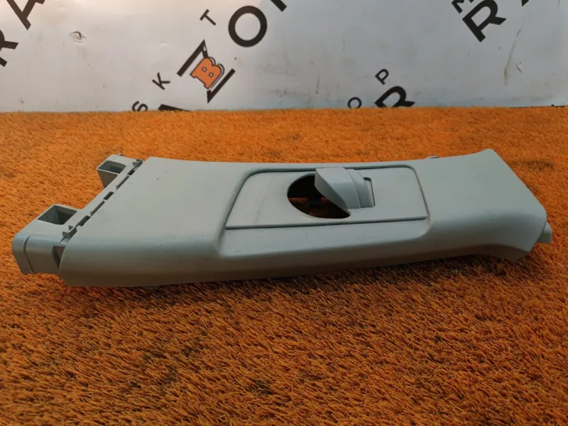 Обшивка центральной стойки