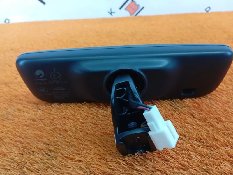 Зеркало заднего вида