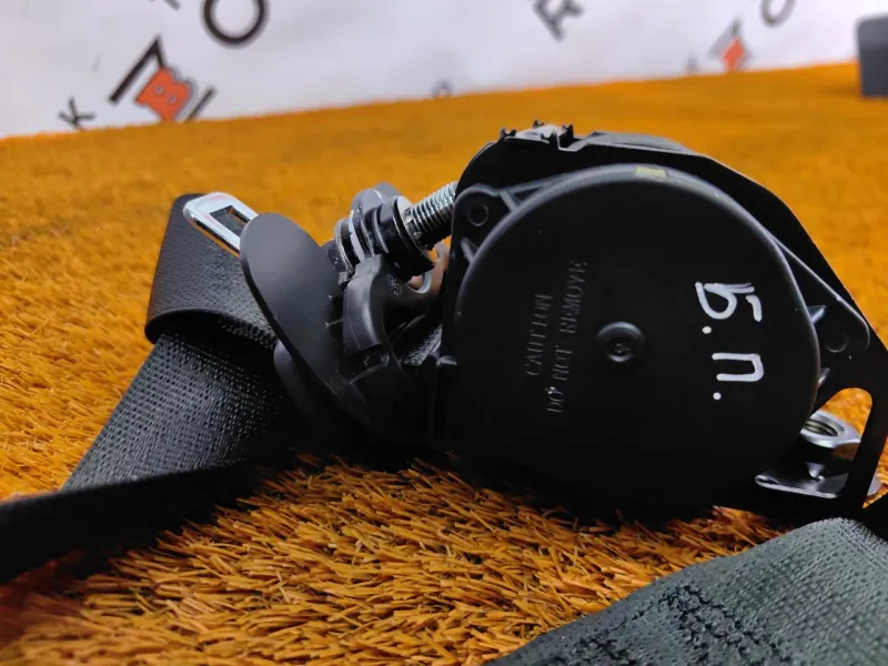 Ремень безопасности