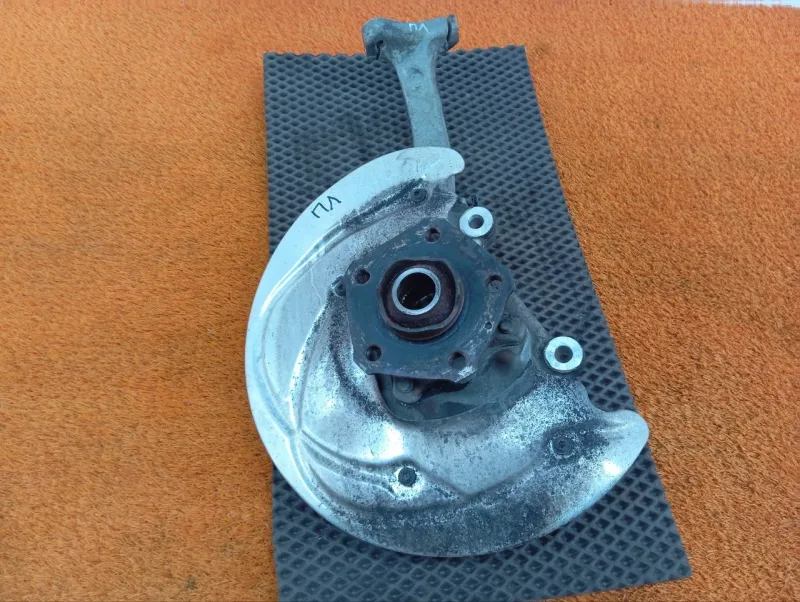 Кулак поворотный