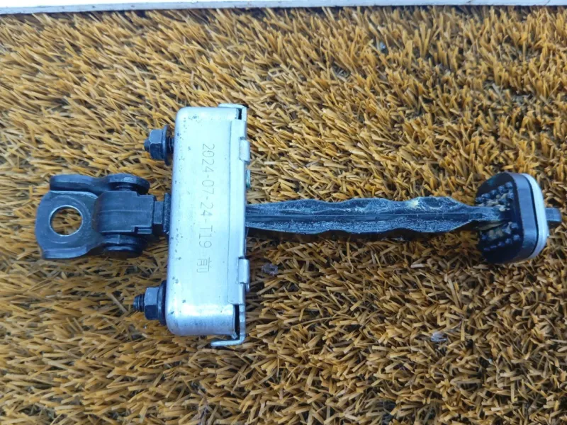 Ограничитель двери