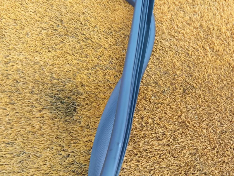 Уплотнитель проема двери