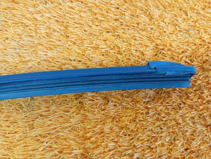 поводок стеклоочистителя