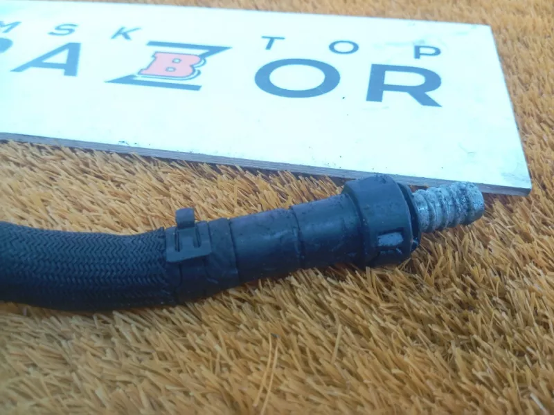 Трубка топливная