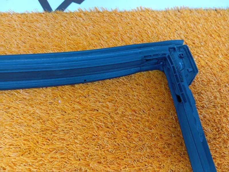 Уплотнитель двери