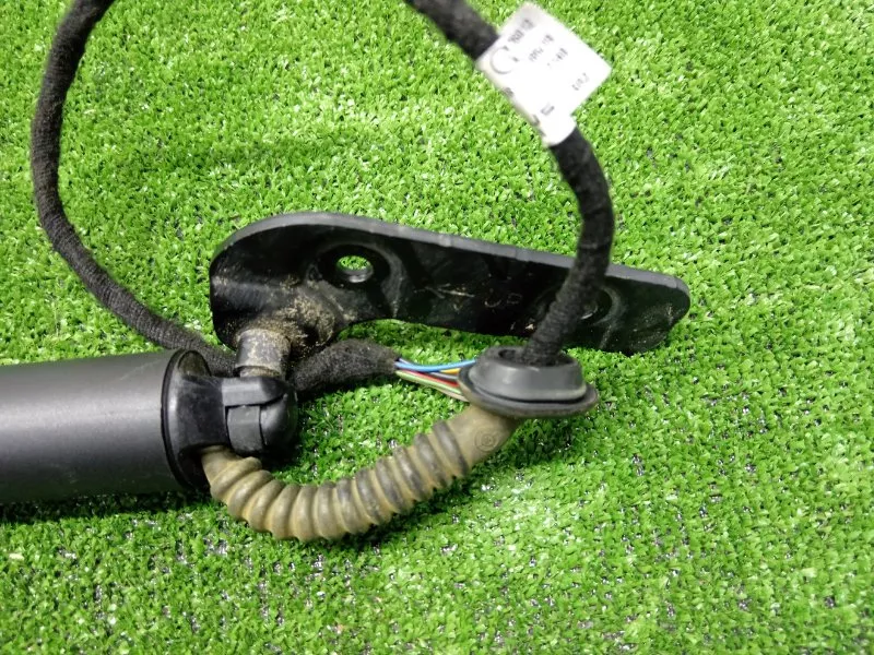 Привод крышки багажника