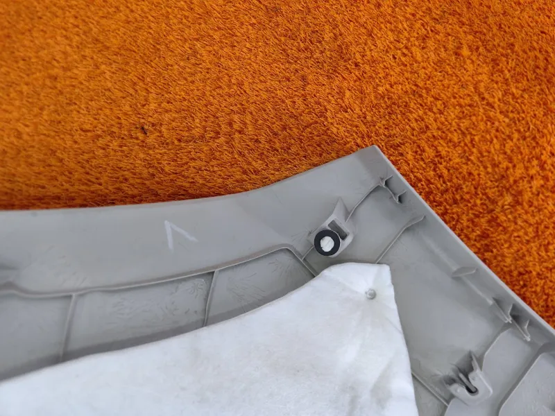 Накладка на стойку кузова