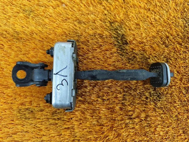 Ограничитель двери