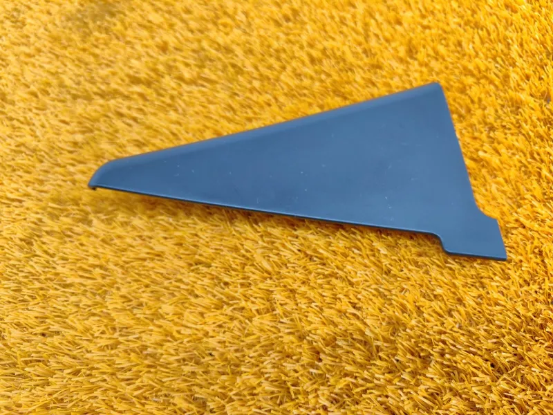 Уголок двери