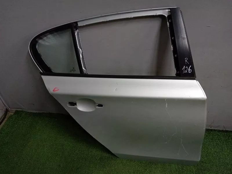 Дверь BMW 1-Series 2008 41527191018 E87, задняя правая