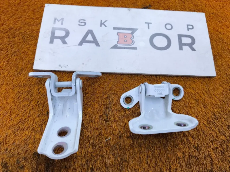 Петля двери