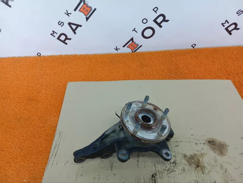 Кулак поворотный