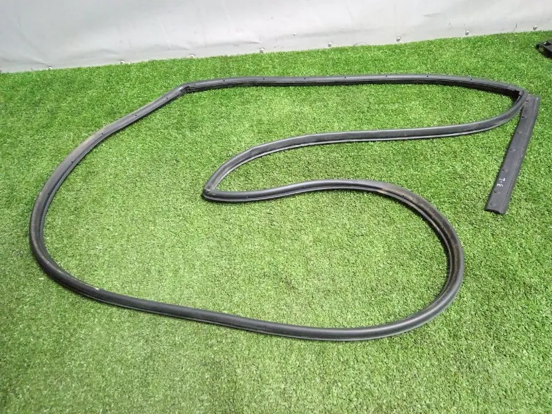 Уплотнитель двери