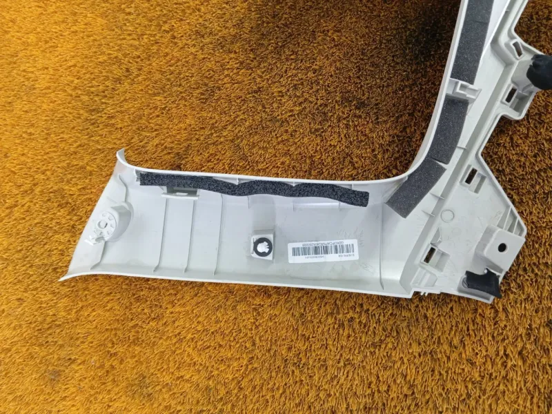 Накладка на стойку кузова