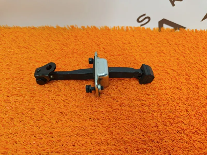 Ограничитель двери