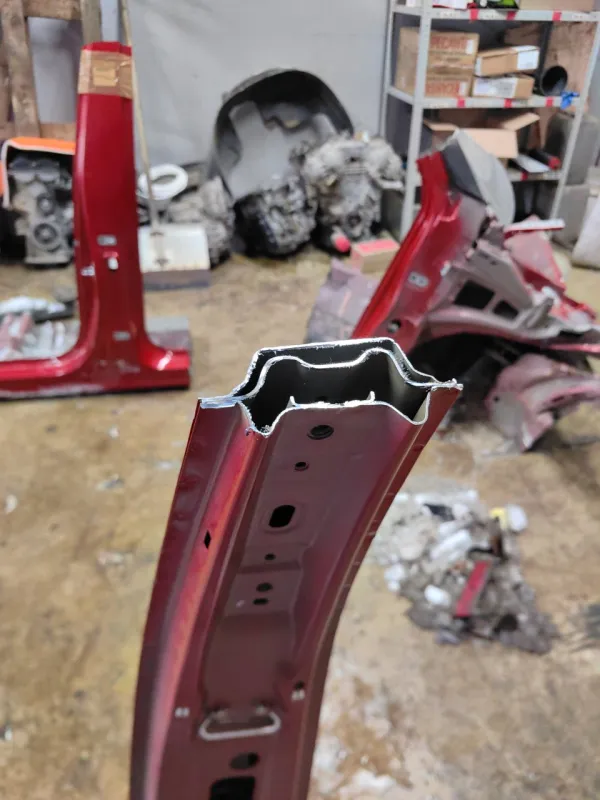 Порог с центральной стойкой