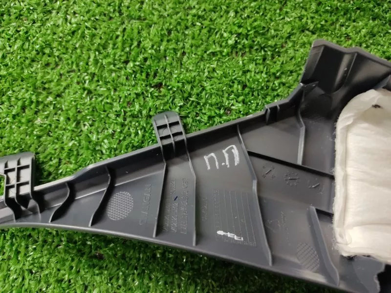 Накладка на стойку кузова