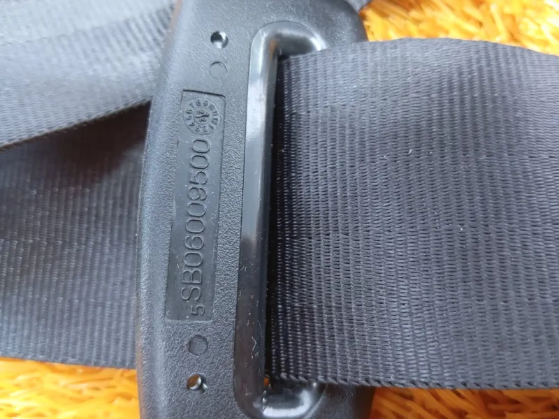 Ремень безопасности