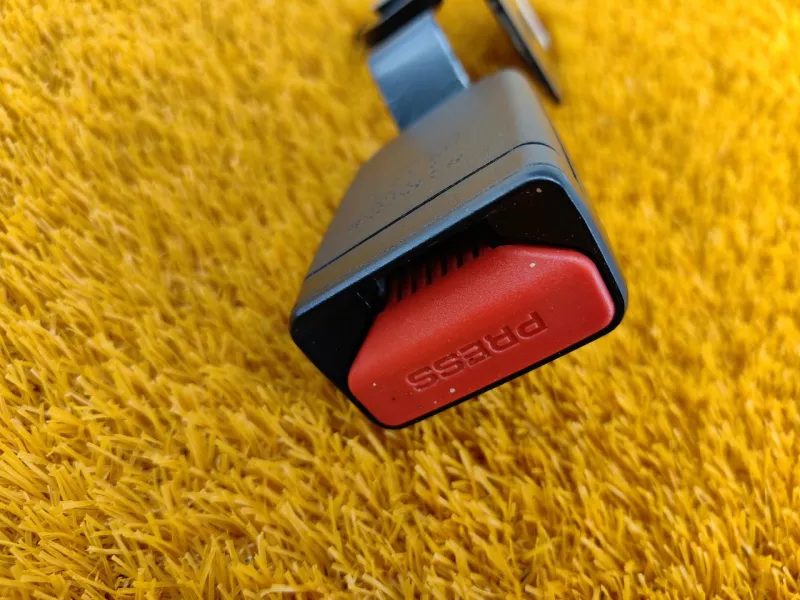 Ответная часть ремня безопасности