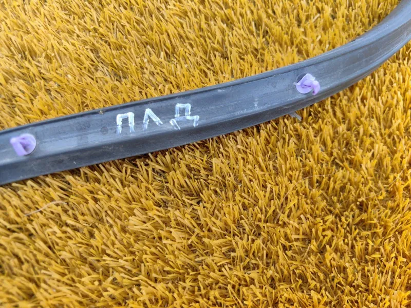 Уплотнитель двери