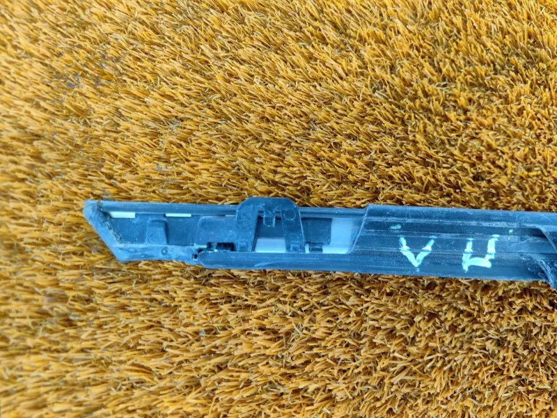 Молдинг стекла