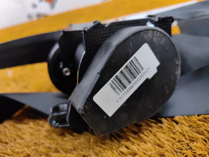 Ремень безопасности