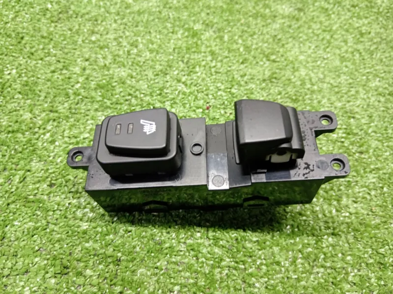 Кнопка стеклоподъемника