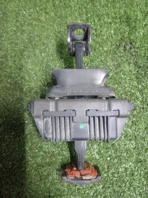 Ограничитель двери