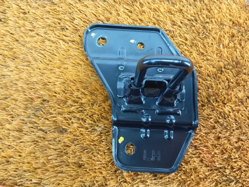 Замок спинки сиденья