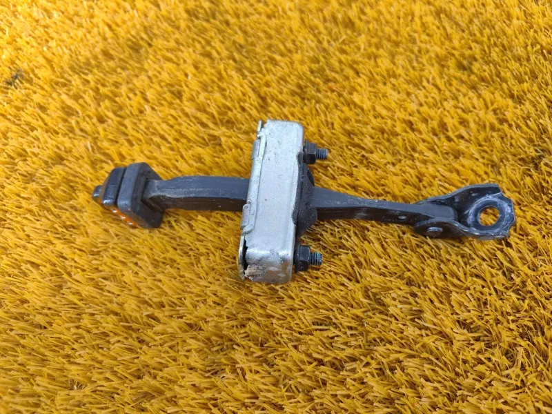 Ограничитель двери