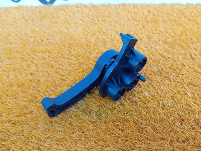 Ручка открывания капота