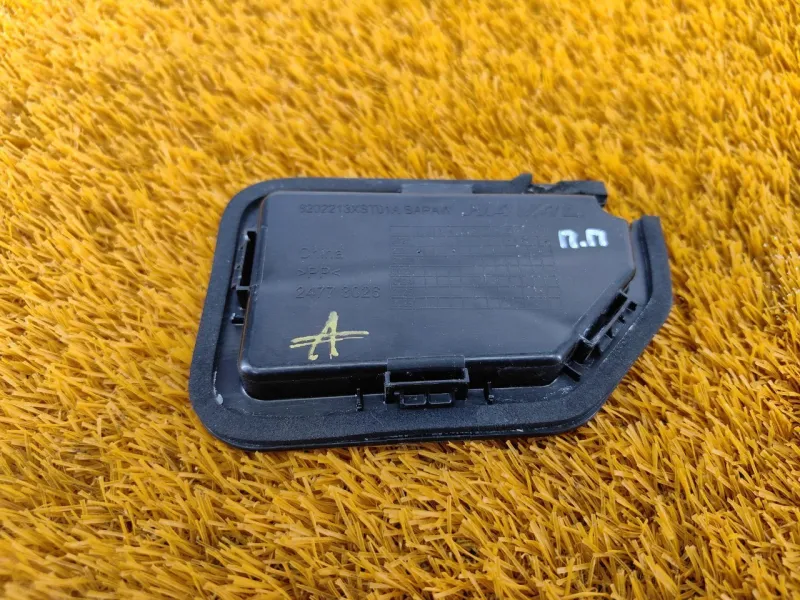 Накладка крепления зеркала