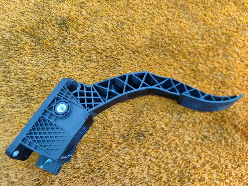 Педаль газа