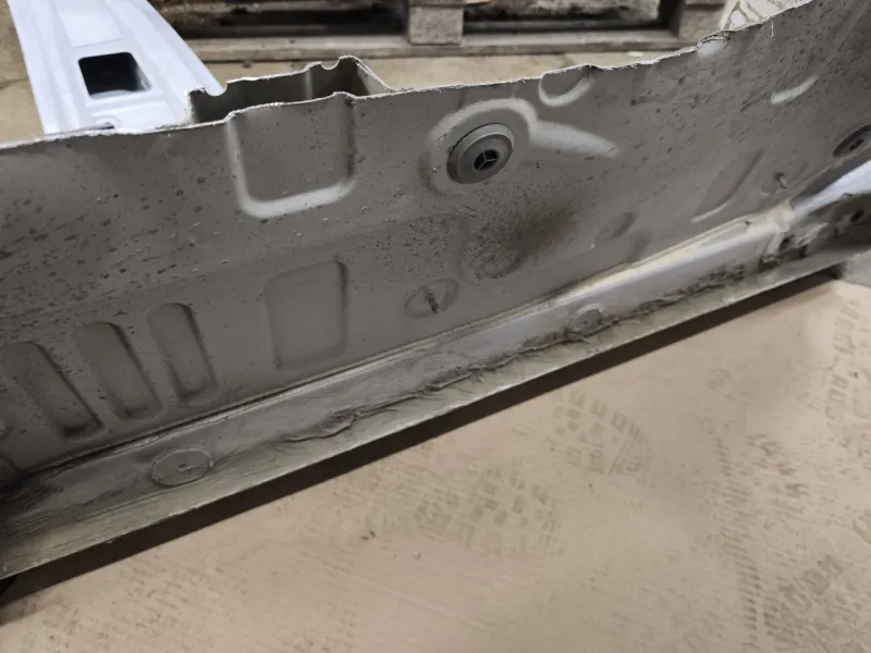 Порог с центральной стойкой